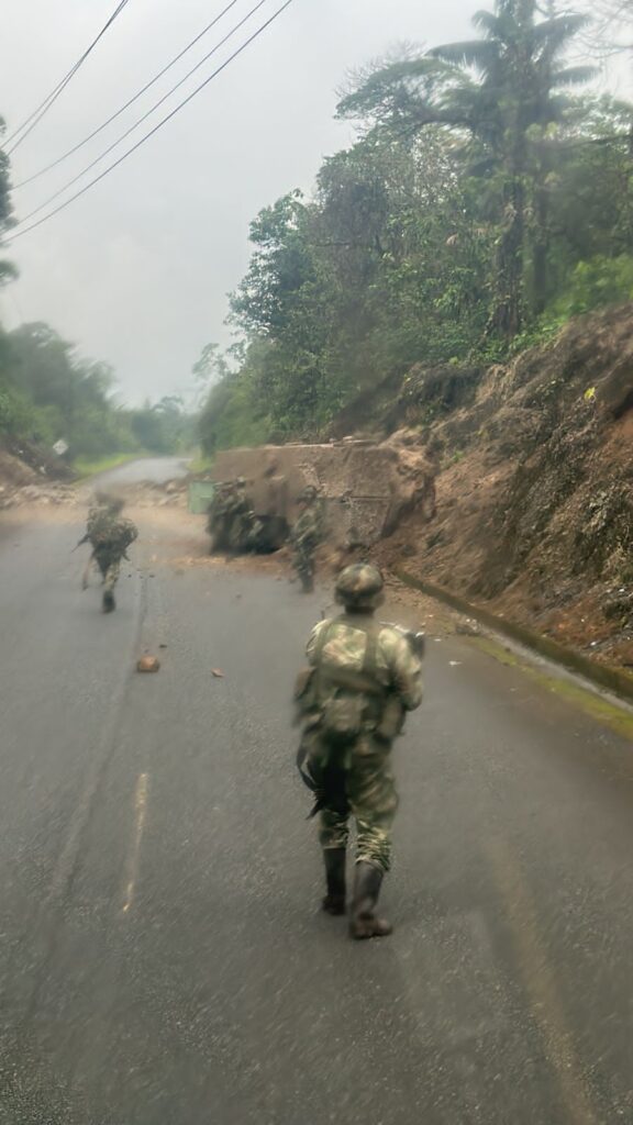 La tanqueta del Ejército terminó volcada, le pusieron explosivos cuando pasaba en Tumaco – La Guayacana | Noticias de Buenaventura, Colombia y el Mundo