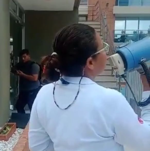 Con megáfono y nombre llaman a ‘morosos’ de la energía en Barranquilla: cuestionan a Air-e | Noticias de Buenaventura, Colombia y el Mundo
