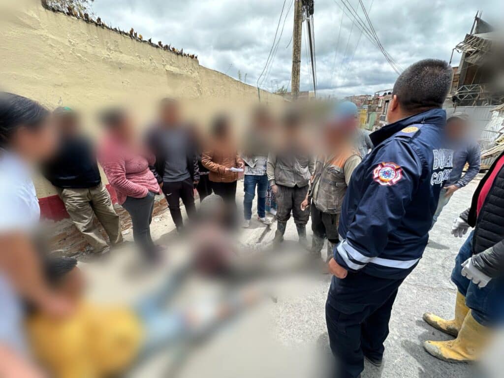 Seis heridos durante el colapso de una construcción en Ipiales, Nariño. Foto: vía Bomberos Ipiales.