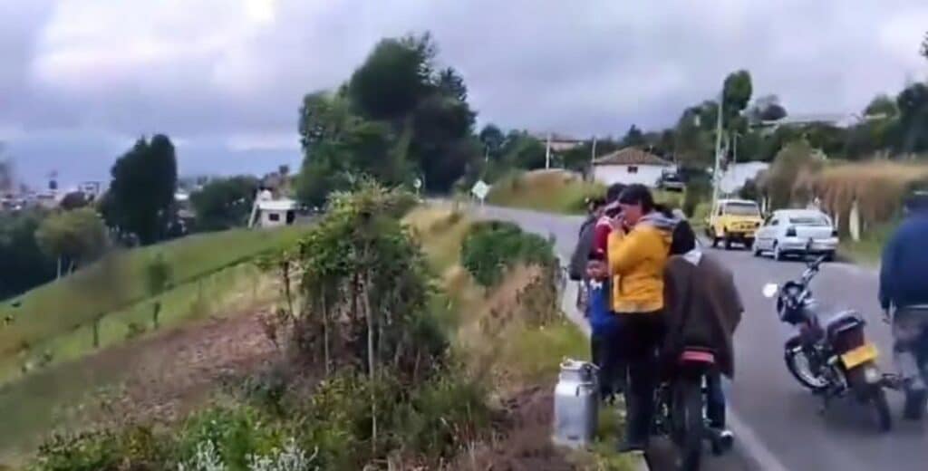 Un vehículo perdió el control en la curva, terminó en un cultivo en la vía Ipiales – Guachucal | Noticias de Buenaventura, Colombia y el Mundo